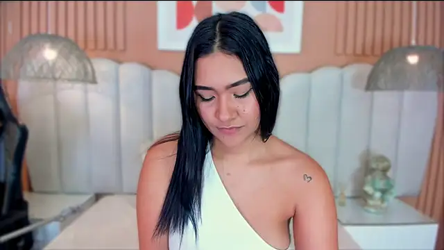 noa moon online show from December 14, 2:29 am