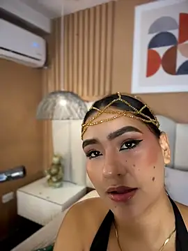 noa moon online show from June 5, 3:44 am