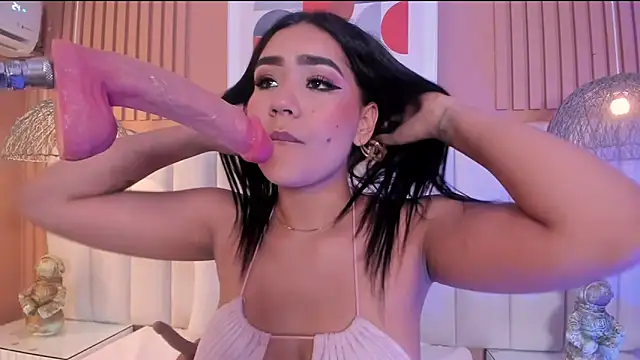 noa moon online show from March 21, 2:57 am