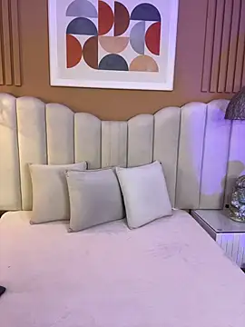 noa moon online show from February 8, 2:09 am