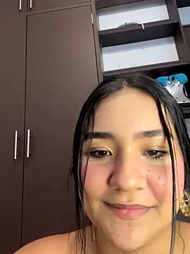 noa moon online show from December 21, 4:08 pm