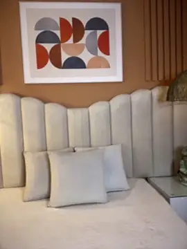 noa moon online show from February 6, 2:40 am