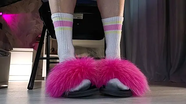 Feet Heelss online show from February 13, 8:58 am