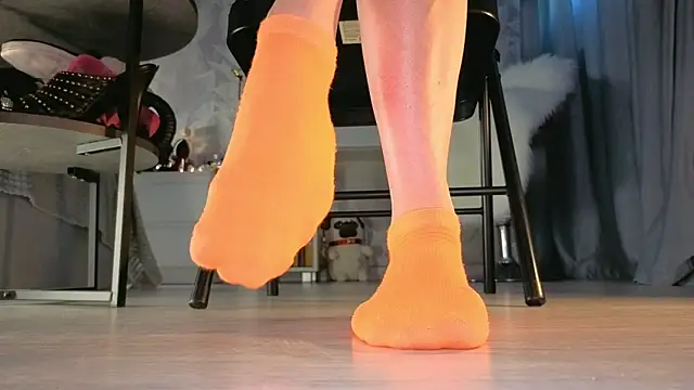 Feet Heelss online show from October 17, 12:18 pm