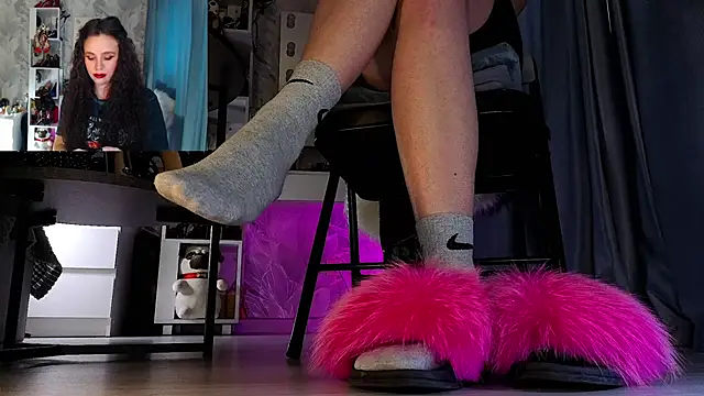 Feet Heelss online show from December 4, 11:31 am