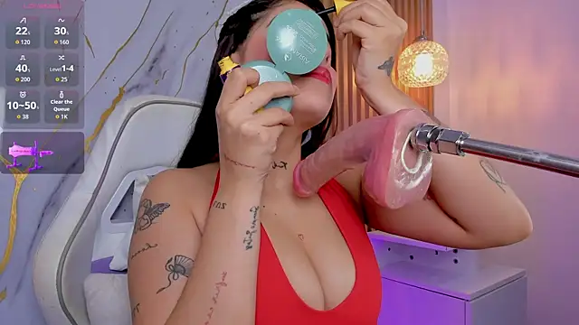 alissaowens  online show from May 18, 11:26 am