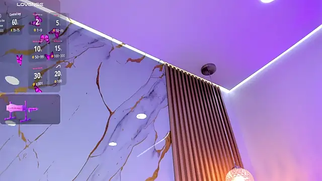 alissaowens  online show from December 22, 11:54 am