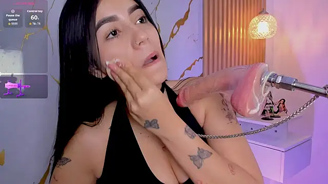 Snapshot of alissaowens_ chatting on July 8, 9:54 am alissaowens online show from July 8, 9:54 am