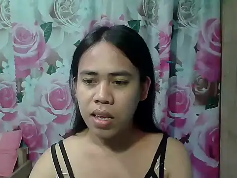 Snapshot of exoticpinay_dolly chatting on June 9, 8:15 am exoticpinay dolly online show from June 9, 8:15 am