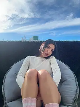Sasha-Bloom online show from May 4, 6:33 pm