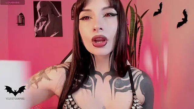 VelvetVampiree online show from May 10, 4:49 am
