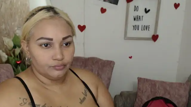 laleska montenegro online show from November 20, 2:45 am