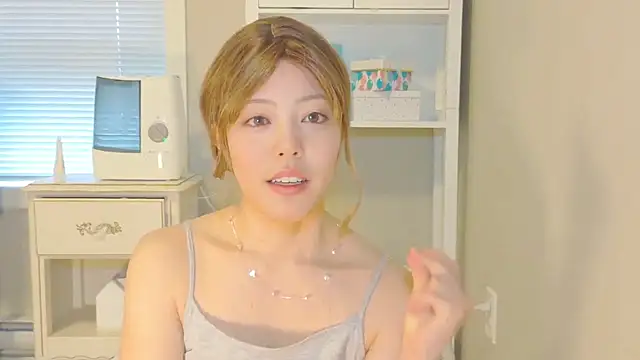 Nana with online show from November 29, 5:35 pm