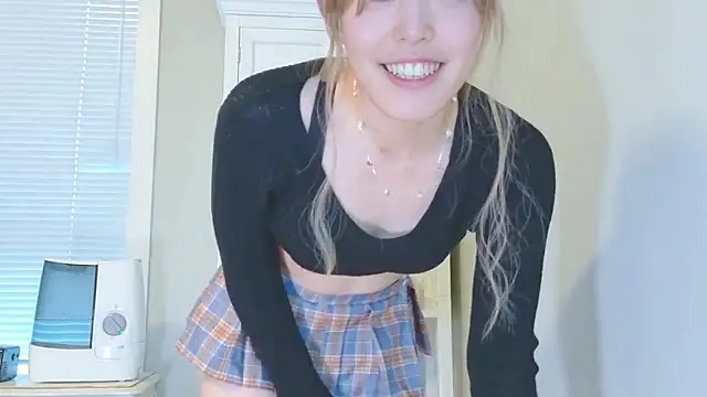 Nana with online show from December 21, 7:15 pm