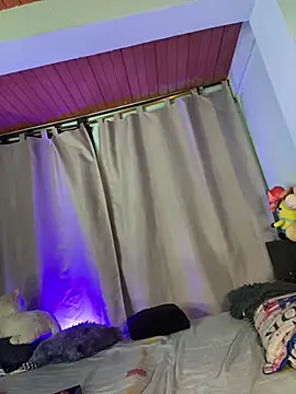 EVAH LEE  online show from March 4, 12:07 am