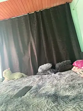 EVAH LEE  online show from April 21, 6:36 pm