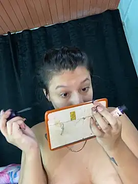 EVAH LEE  online show from April 5, 1:23 am