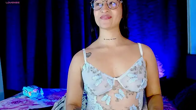 EVAH LEE  online show from November 27, 4:02 am