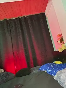 EVAH LEE  online show from March 19, 2:11 am