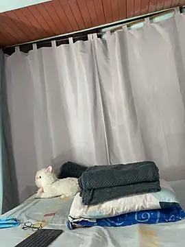 EVAH LEE  online show from February 17, 10:45 am