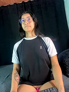 EVAH LEE  online show from November 12, 3:21 am