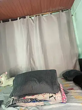 EVAH LEE  online show from February 12, 1:05 am