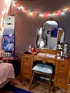 PeachyAriel online show from April 11, 2:41 am