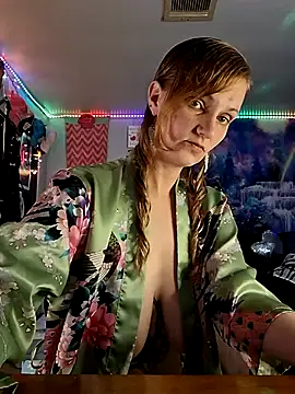 PeachyAriel online show from April 1, 3:19 am