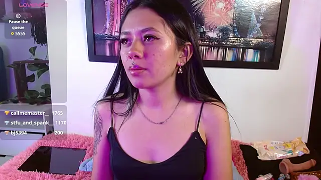 Snapshot of hellenngp chatting on November 25, 7:47 pm hellenngp online show from November 25, 7:47 pm