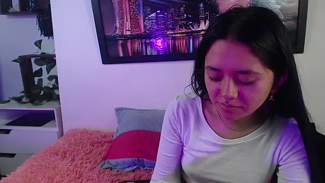 Snapshot of hellenngp chatting on November 18, 7:50 pm hellenngp online show from November 18, 7:50 pm