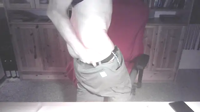 Snapshot of boy40bi chatting on October 22, 4:45 am boy40bi online show from October 22, 4:45 am