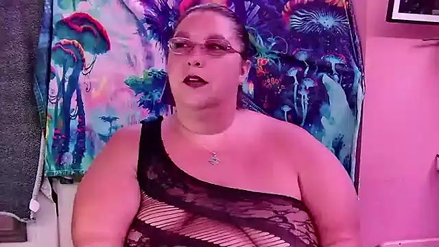 lil-gemini-hippy online show from September 25, 2:17 am