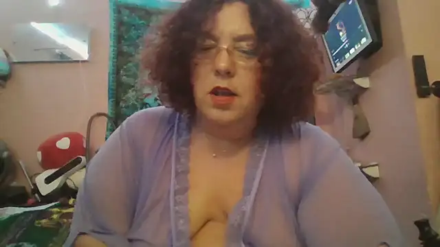 lil-gemini-hippy online show from April 16, 3:29 am