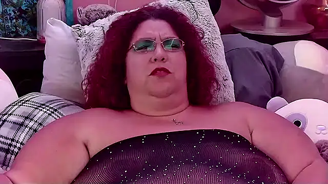 lil-gemini-hippy online show from October 6, 2:46 am