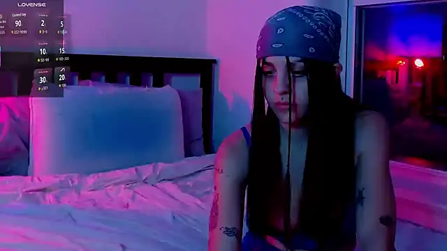 Snapshot of VanessaVipera chatting on October 11, 12:00 am VanessaVipera online show from October 11, 12:00 am