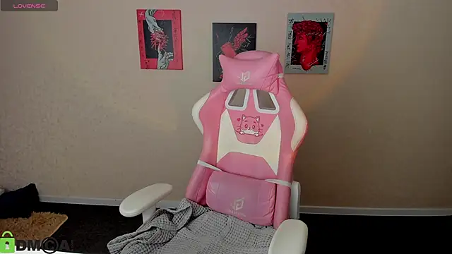 Snapshot of Miche1le_Allenne chatting on September 25, 12:05 am Miche1le Allenne online show from September 25, 12:05 am