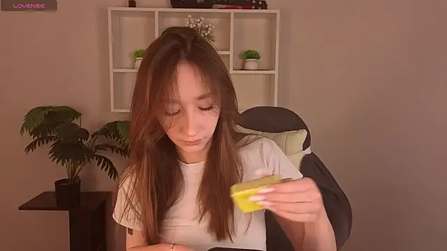 Miche1le Allenne online show from April 2, 1:02 am