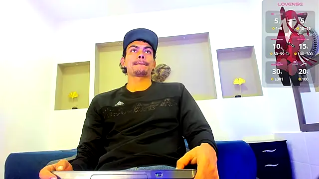 Snapshot of Tommy_kurtt chatting on November 6, 11:36 am Tommy kurtt online show from November 6, 11:36 am