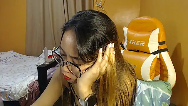 Snapshot of your_hornyapril chatting on October 18, 6:10 pm your hornyapril online show from October 18, 6:10 pm