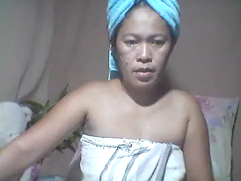 Snapshot of 66pineapple chatting on October 15, 11:51 am 66pineapple online show from October 15, 11:51 am