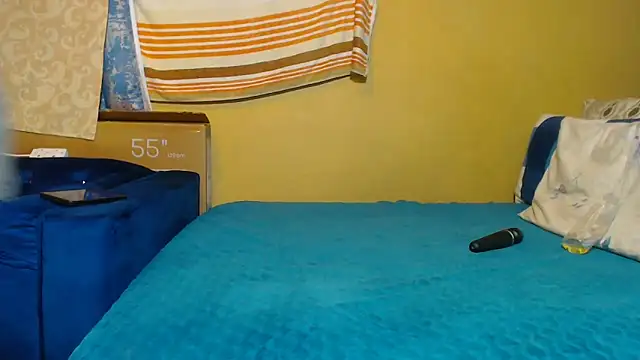 CandyMayaxx2 online show from December 4, 5:23 pm