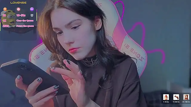 Snapshot of Sophie_SkyAngel chatting on May 6, 5:39 pm Sophie SkyAngel online show from May 6, 5:39 pm