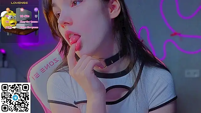 Sophie SkyAngel online show from February 28, 6:29 pm