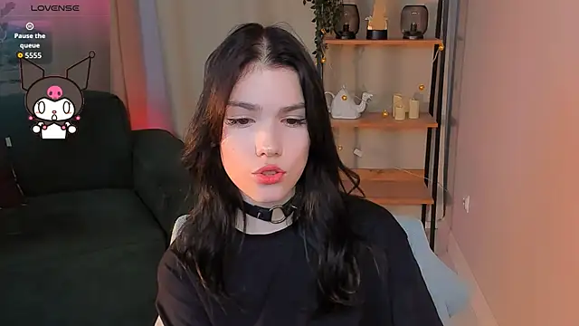 Snapshot of Sophie_SkyAngel chatting on October 14, 1:45 pm Sophie SkyAngel online show from October 14, 1:45 pm