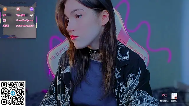 Snapshot of Sophie_SkyAngel chatting on April 30, 7:04 am Sophie SkyAngel online show from April 30, 7:04 am