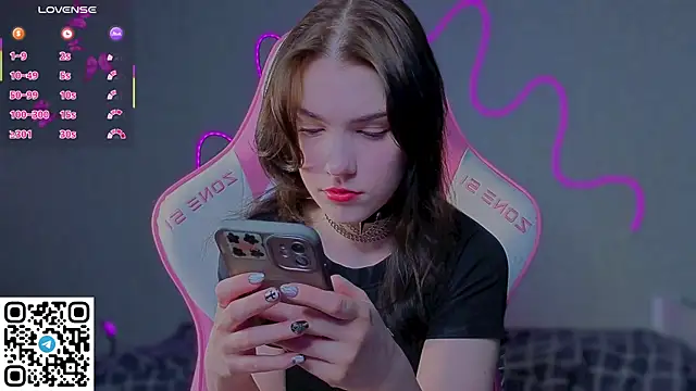 Snapshot of Sophie_SkyAngel chatting on April 20, 2:58 am Sophie SkyAngel online show from April 20, 2:58 am