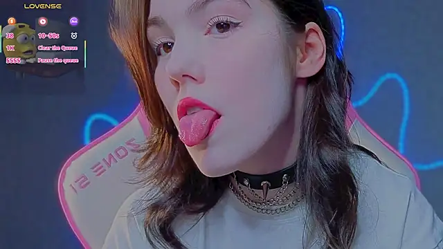 Snapshot of Sophie_SkyAngel chatting on May 16, 1:15 am Sophie SkyAngel online show from May 16, 1:15 am