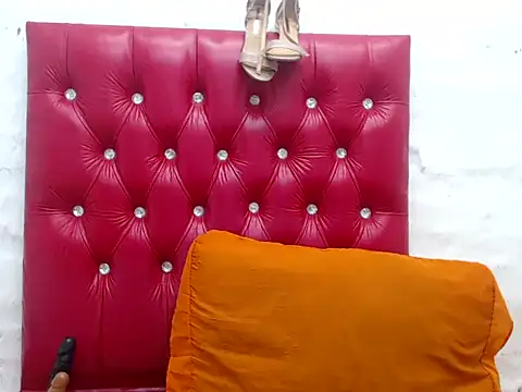 CASSANDRASTONE46 online show from October 15, 2:14 pm