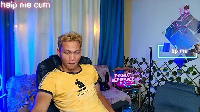 princenavheen online show from May 4, 1:53 am