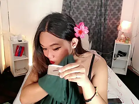 Snapshot of Malia_cummer chatting on May 14, 4:53 am Malia cummer online show from May 14, 4:53 am